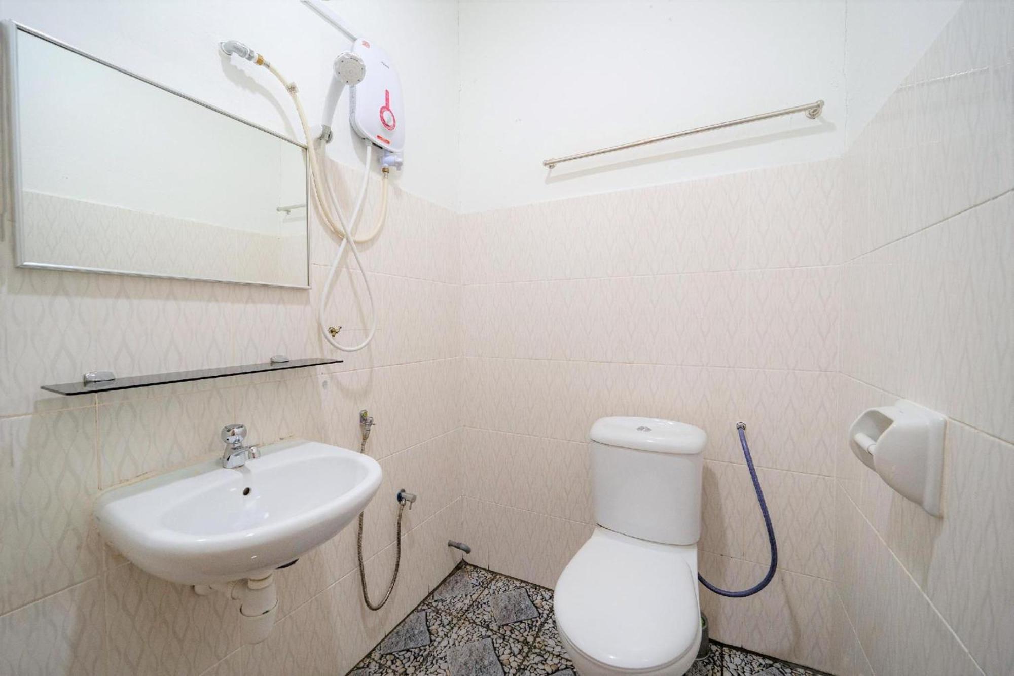 Super Oyo 89807 My Budget Home Batu Ferringhi Extérieur photo